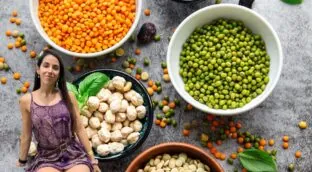 María Casas, experta en fitness: «Las lentejas, los garbanzos de bote y la soja texturizada son tres de los 10 alimentos altos en proteína más baratos que hay»