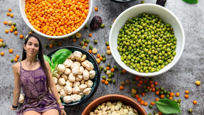 María Casas, experta en fitness: «Las lentejas, los garbanzos de bote y la soja texturizada son tres de los 10 alimentos altos en proteína más baratos que hay»