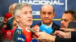 VÍDEO | Marlaska se bloquea ante el aluvión de preguntas de los periodistas: «A ver, perdonad, perdonad...»