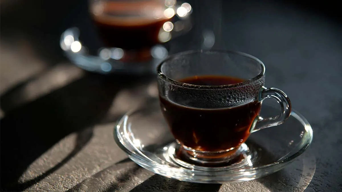 Borja Quiroga, nefrólogo, sobre el café: «Lo mejor para la salud es beberlo con cafeína, sin azúcar y, sobre todo, que sea 100% natural»