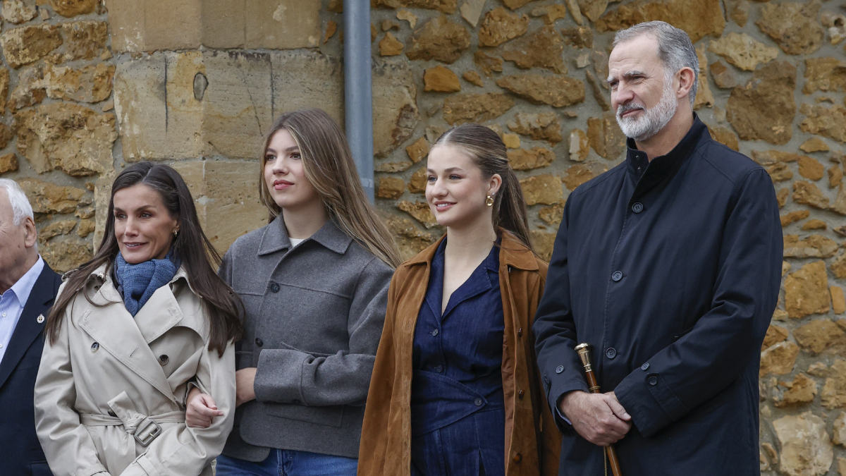El médico en Zarzuela, qué hacen los Reyes y sus hijas cuando se ponen malos: «Sus cuidados han sido esenciales»