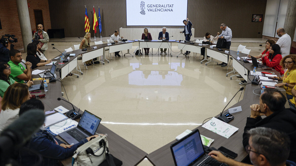 La mayoría sindical acepta en Valencia el primer acuerdo con Educación tras un mes de huelga