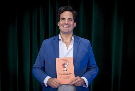 Miguel Álvarez de Mon, psiquiatra: «Hay tres pilares diarios para la felicidad: ordenar tus propósitos, tener ratos sin móvil y crear tiempo de calidad en pareja»