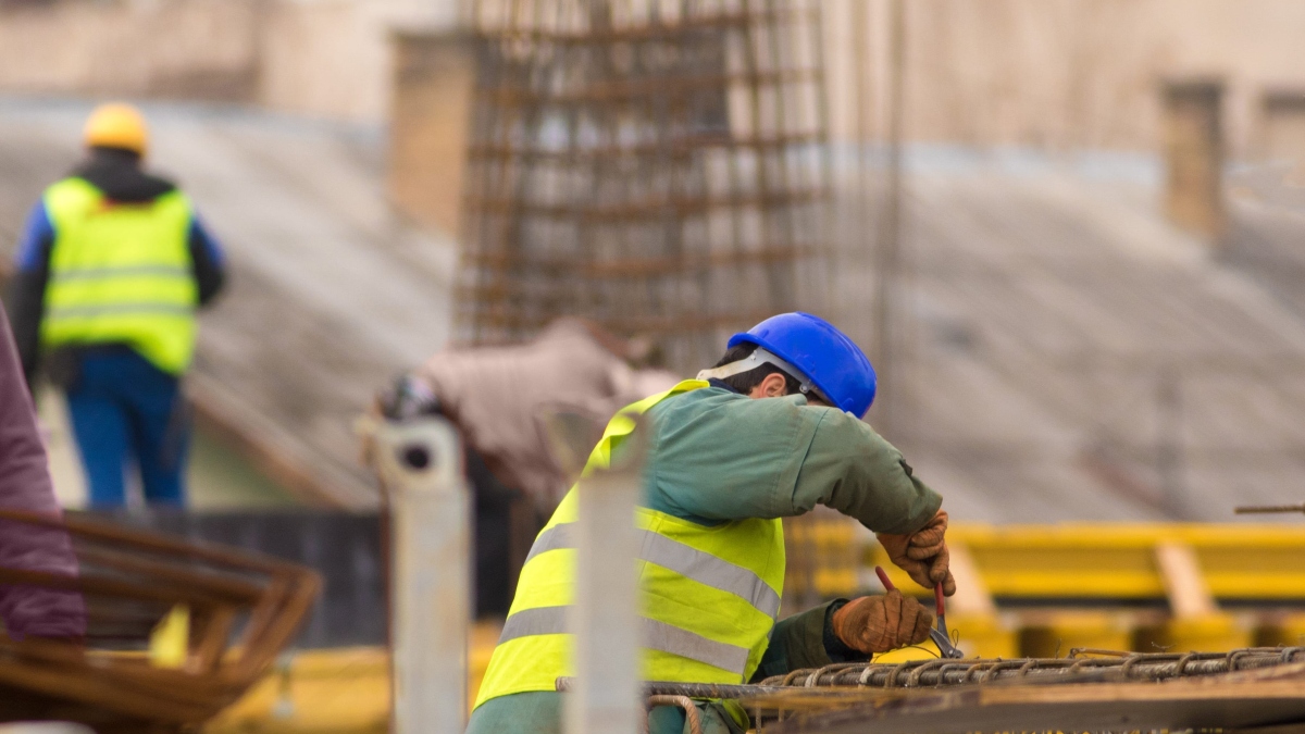 La reforma de prevención laboral podría elevar costes y agravar la falta de especialistas