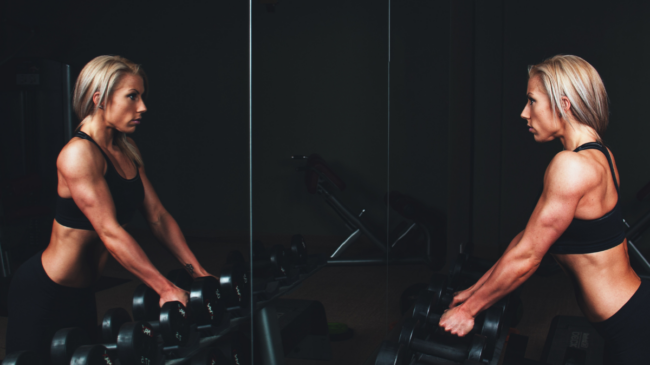 Los expertos en nutrición coinciden: «Si quieres perder peso y ganar músculo, entre el 15% y el 30% de las calorías que ingieres deben ser proteínas»