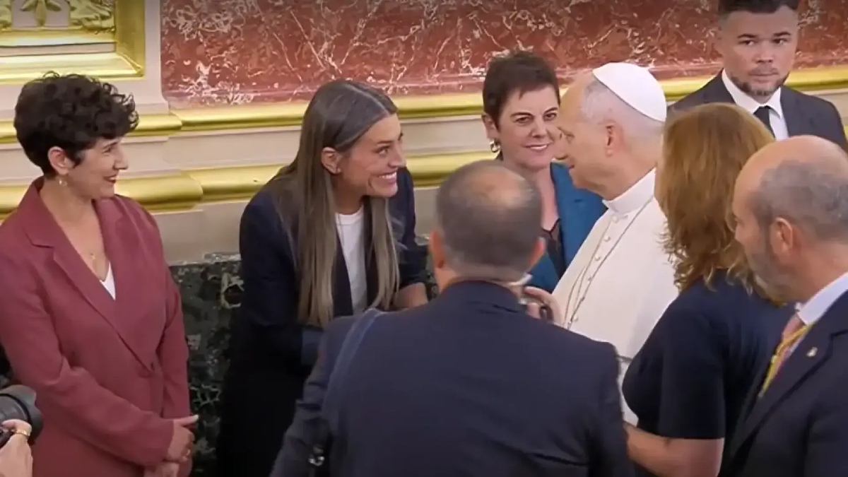 El sindiós de Miriam Nogueras ante el Papa