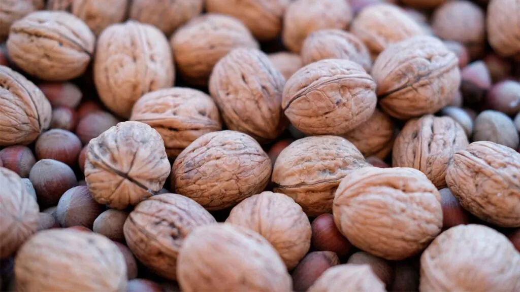nueces-corazon-frutos-secos