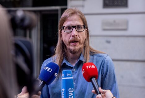 Pablo Fernández, de Podemos: «Sánchez mea a la gente y les dice que llueve»