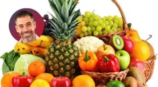 Pablo Ojeda, nutricionista, sobre el bulo de comer mucha fruta: «España tiene un problema de consumo; puedes tomar tres plátanos al día sin problema»