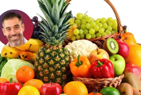 Pablo Ojeda, nutricionista, sobre el bulo de comer mucha fruta: «España tiene un problema de consumo; puedes tomar tres plátanos al día sin problema»