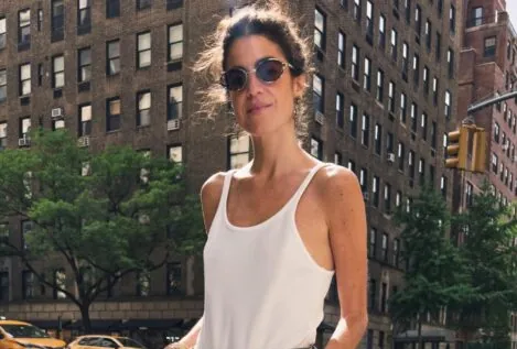 Ni 'capri' ni acampanados: los vaqueros blancos tendencia de Zara y Mango esta primavera son mucho más elegantes y perfectos para looks de oficina