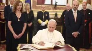 Del Congreso a La Almudena: el tercer día del papa León XIV en España, en imágenes