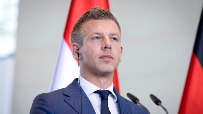 El director de los medios públicos de Hungría bajo Orbán dimite tras las presiones de Magyar