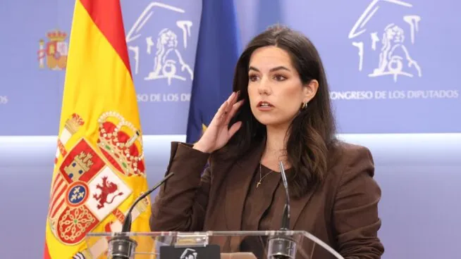 Vox reprocha a Junts su «falta de educación» al reclamar al Papa que hable catalán