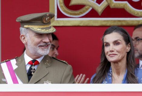 La piscina de Zarzuela, así se bañan los Reyes y sus hijas en verano: «Letizia lo blindó todo por ellas; el exterior huye del lujo palaciego»
