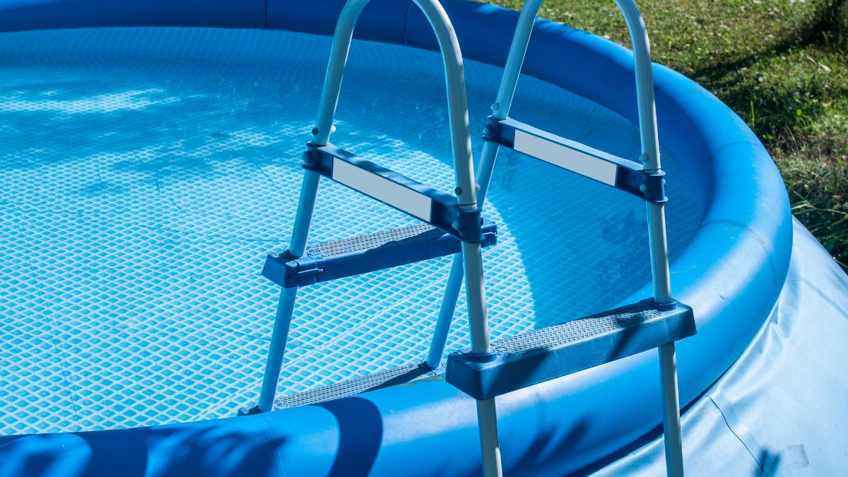 Adiós a las piscinas hinchables: la Ley de Propiedad Horizontal marca los casos en los que tus vecinos pueden prohibirte poner una en la terraza