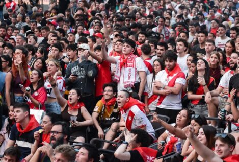 Podemos se enfrenta a Tebas: quiere pantallas gigantes para los partidos clave de LaLiga