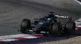 Russell consigue la pole en Austria con polémica por banderas amarillas
