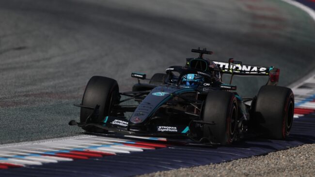 Russell consigue la pole en Austria con polémica por banderas amarillas