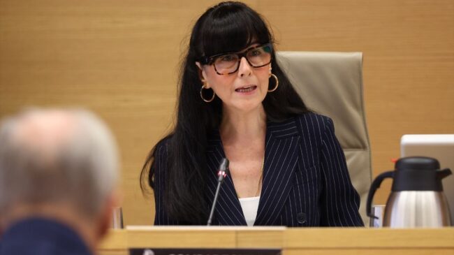 La SEPI ingresa casi 400 millones en dividendos de Indra y Telefónica