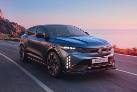 Renault reescribe su Megane, que estrena batería con 500 kilómetros de autonomía