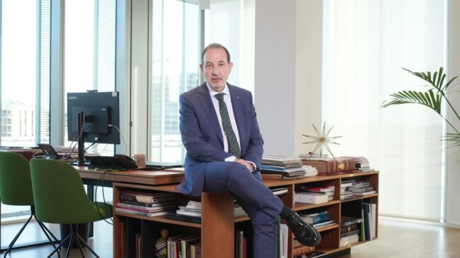El Govern le dice a Feijóo que para pasar la página del 'procés'  necesita «dialogar»