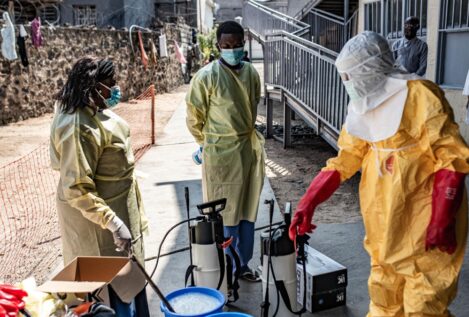 Aumentan a 101 los muertos por el brote de ébola en RD del Congo