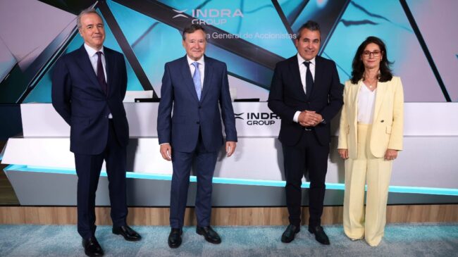 La junta de accionistas de Indra respalda a Ángel Simón como presidente de la compañía