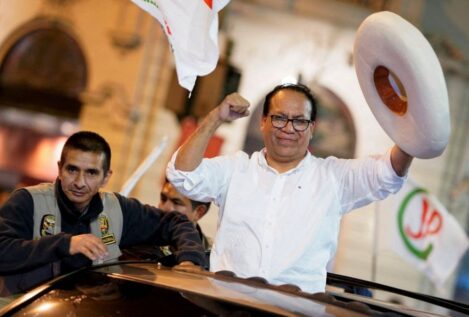 Sánchez mantiene ventaja sobre Fujimori en Perú mientras llegan los votos del extranjero