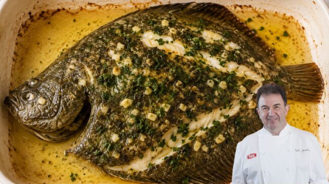 Los cocineros vascos coinciden: «El rodaballo al horno mejora con su propia gelatina, un vaso de vino blanco y cinco dientes de ajo»