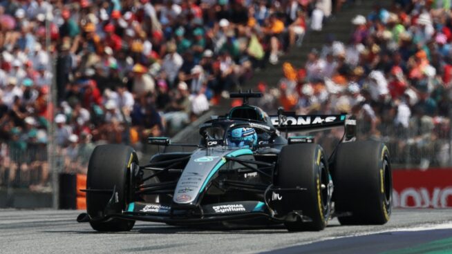 Russell vuelve a la senda de la victoria en otro desastroso espectáculo de Alonso y Sainz