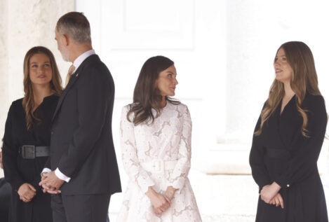 Entramos en el salón de Gasparini, la zona del Palacio Real que han recorrido los Reyes y sus hijas junto al Papa
