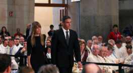 El Gobierno se vuelca con el Papa: Sánchez, su esposa y 14 ministros, en la Sagrada Familia