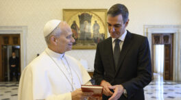 Pedro Sánchez se vuelca con la visita de León XIV para apartar el foco de la corrupción
