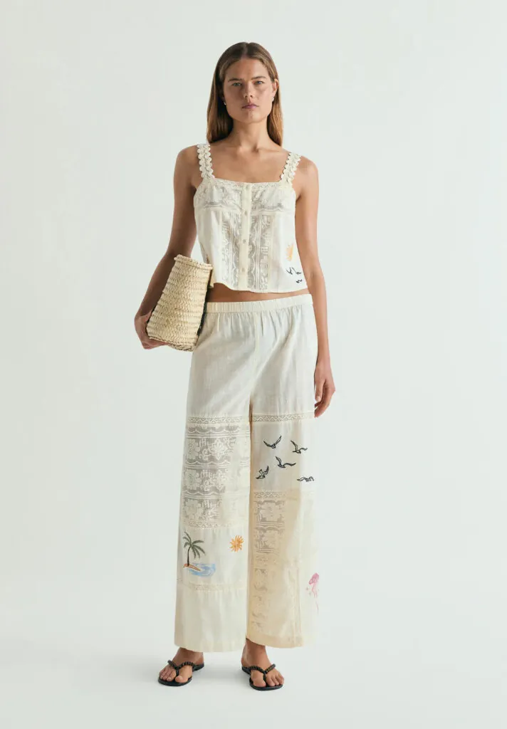 Conjunto con encaje de Scalpers (PVP: top 79.99€ y pantalón 49.99€)