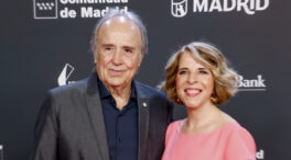 Serrat: «Soy un hombre que acepta el hecho de envejecer; vivo con mis achaques, raspones y la ayuda de prótesis»