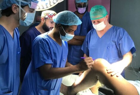 El Hospital Universitari Sagrat Cor, reconocido por su programa de cirugía en Zanzíbar