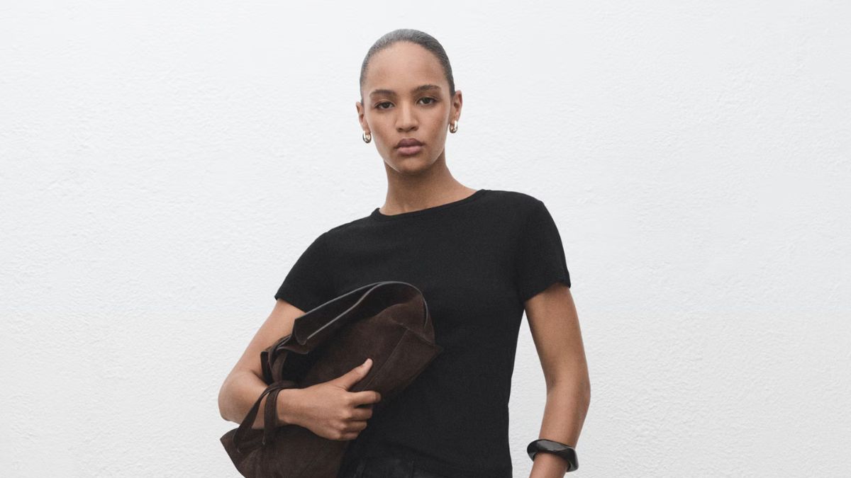 Adiós a los pantalones de pinzas: los cinco shorts lisos de rebajas de Zara y Mango que elevan cualquier look diario esta primavera-verano