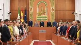 El debate de investidura en Andalucía comienza con minuto de silencio por Venezuela