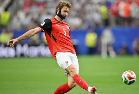 El motivo por el que Stefan Posch juega con una máscara protectora contra España