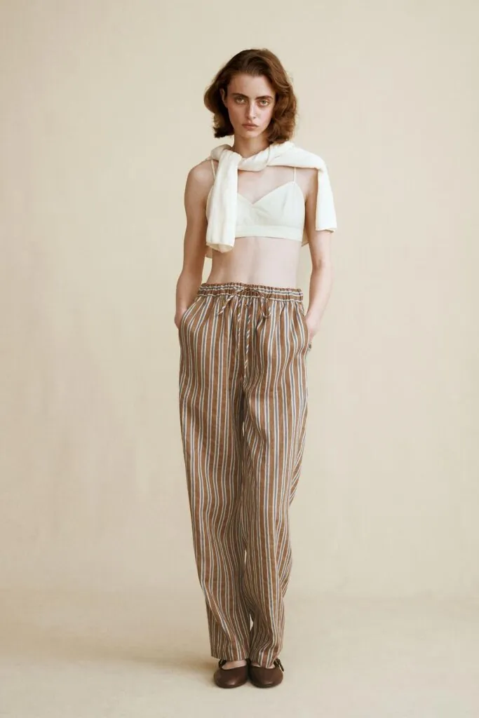 Conjunto de top (PVP: 22.95€) y pantalón de rayas (PVP: 49.95€) de Zara