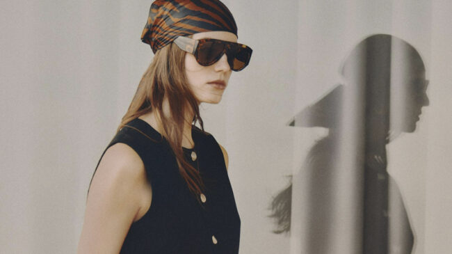 Ya están de rebajas en Zara, Mango y Cortefiel: las 10 camisetas y tops que las expertas en moda usarían para elevar cualquier 'outfit'