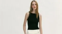 Adiós a las blusas de cuadros: cuatro tops minimalistas en rebajas de Zara, Mango y Massimo Dutti para acertar en los looks de primavera-verano