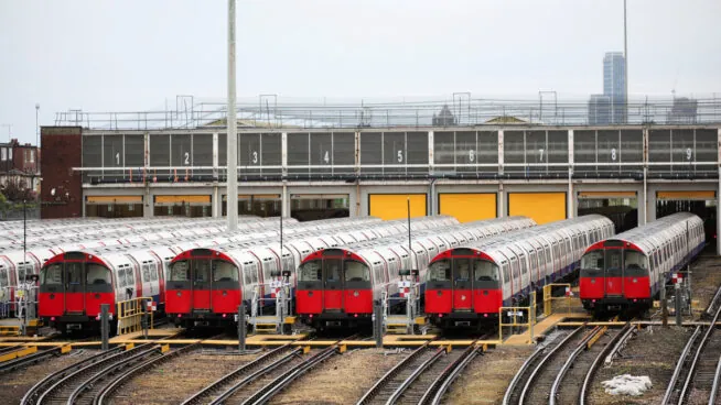 Varios heridos tras la colisión de dos trenes cerca de Bedford (Inglaterra)