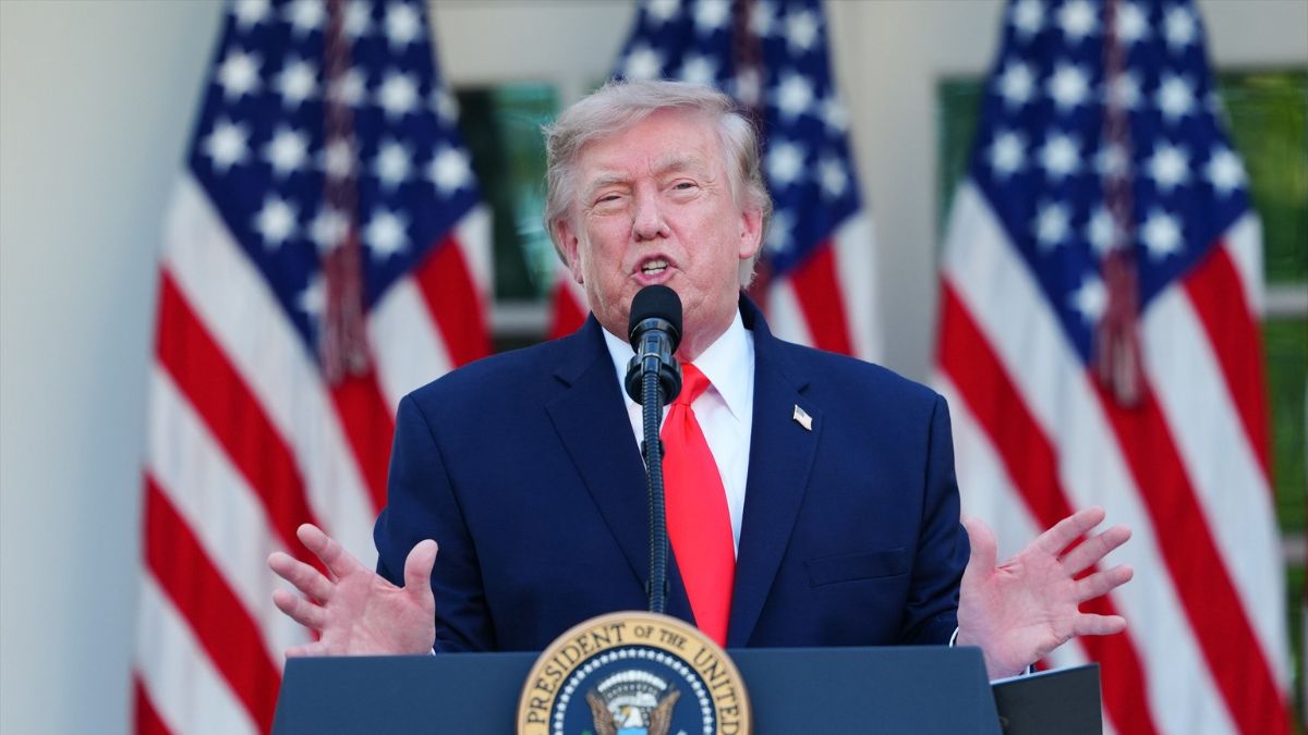Trump acusa a Irán de atacar buques en Ormuz: «Es una violación estúpida de nuestro acuerdo»