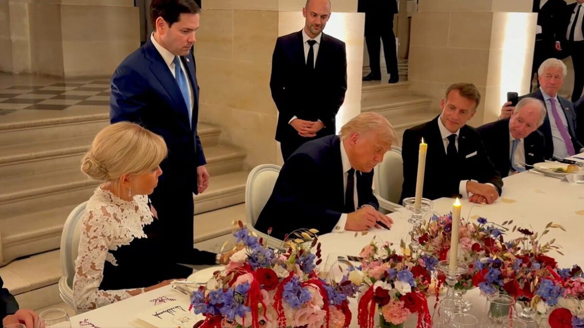 Estados Unidos e Irán firman el acuerdo de paz que pone fin a la guerra en Oriente Medio