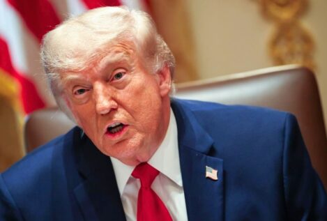 Trump asegura que quienes critican las negociaciones con Irán «dificultan» su trabajo