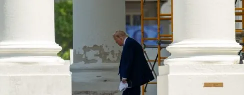 Trump quiere el 20% del petróleo por ejercer de «ángel de la guarda» del estrecho de Ormuz