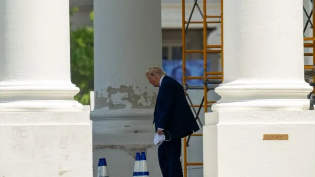 Trump quiere el 20% del petróleo por ejercer de «ángel de la guarda» del estrecho de Ormuz