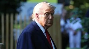 Trump carga contra Meloni: «Su popularidad en Italia es baja por rechazar la ayuda de EEUU»